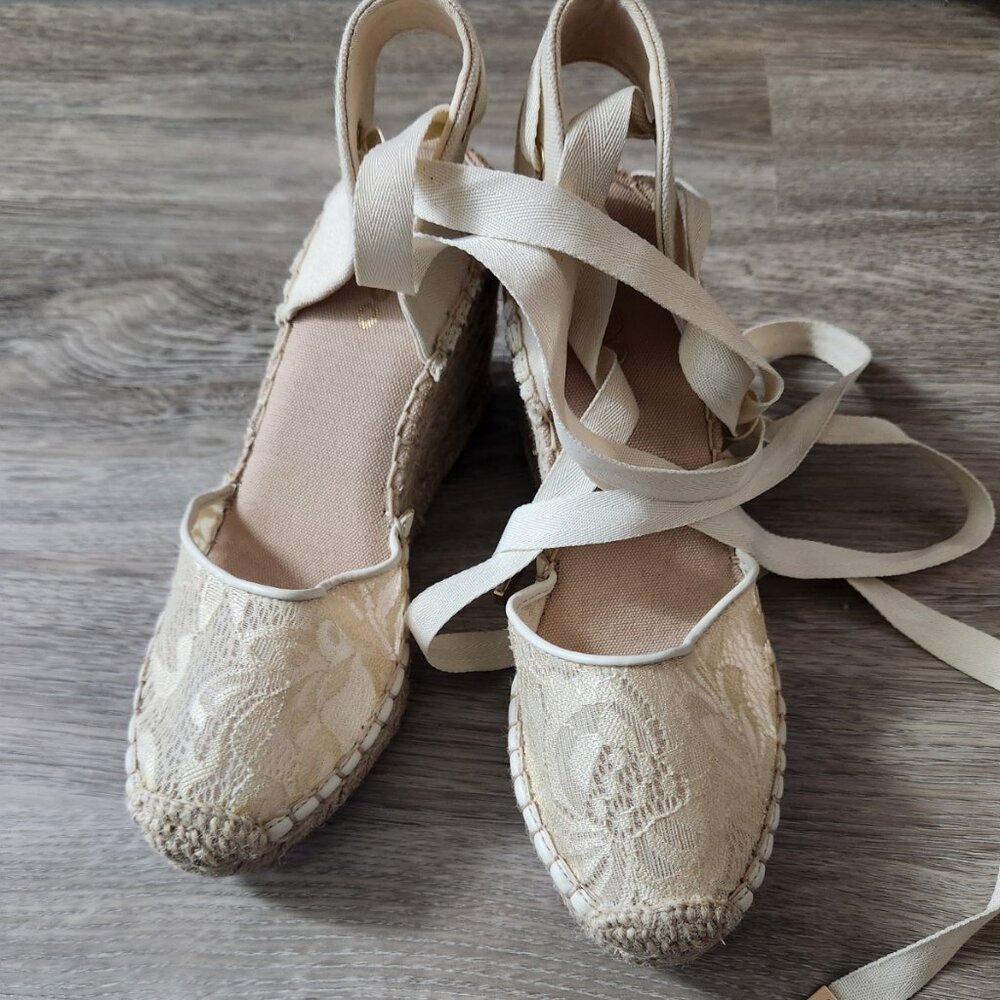 Aldo Cream Lace Espadrille Wedges size 6